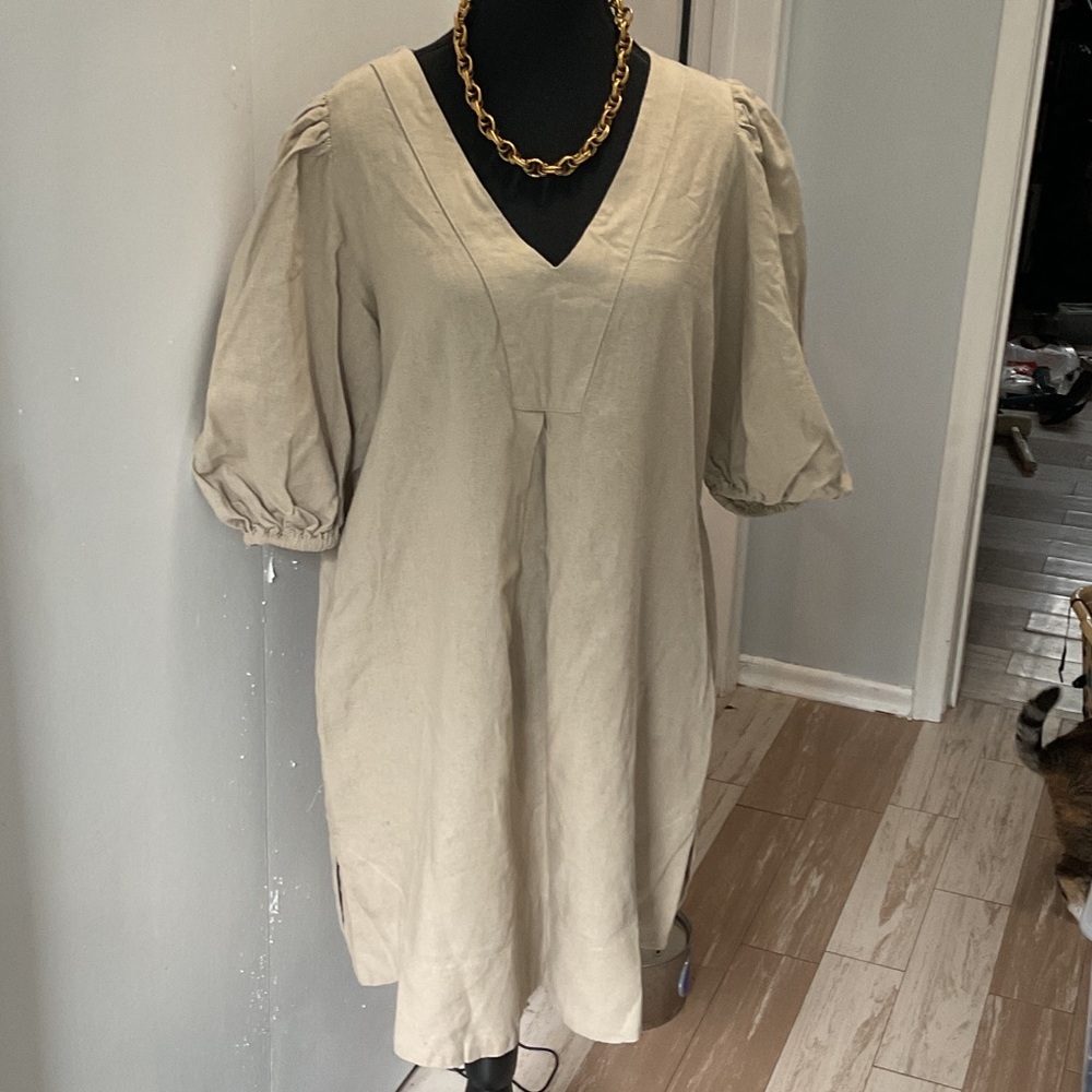 P431. Stunning Cynthia Rowley Tan Linen Dress |L